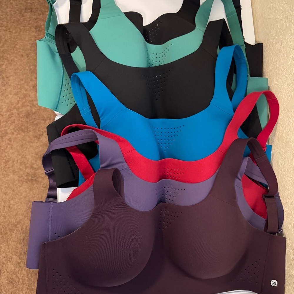 Victoria Secret Featherweight Max™ Sports Bras Size 34DD  (lot of 7)